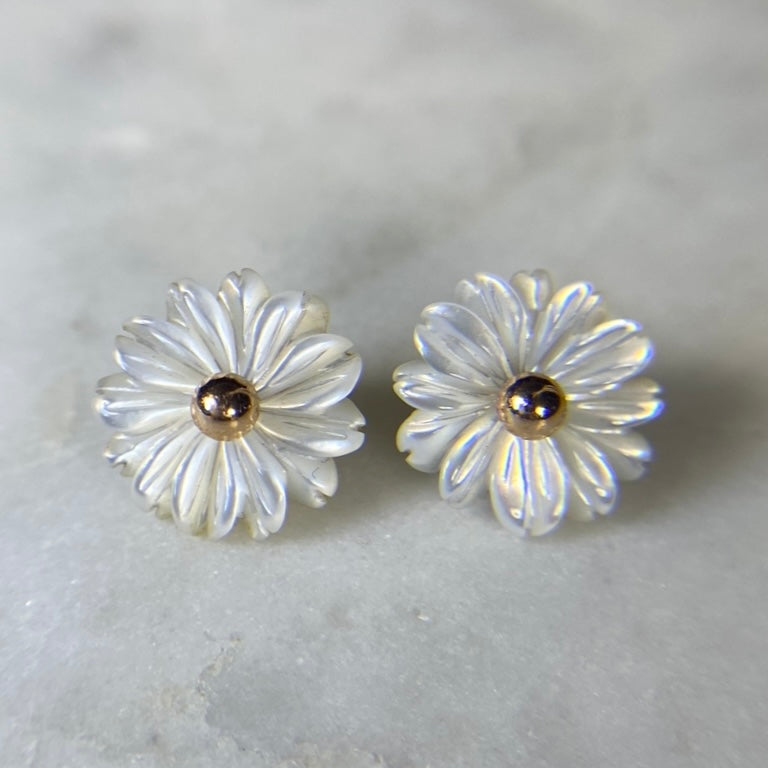 Daisy Studs - Mother of Pearl