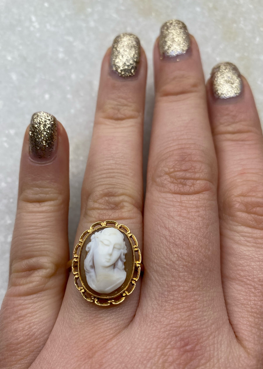 10K Cameo Ring / Size 7