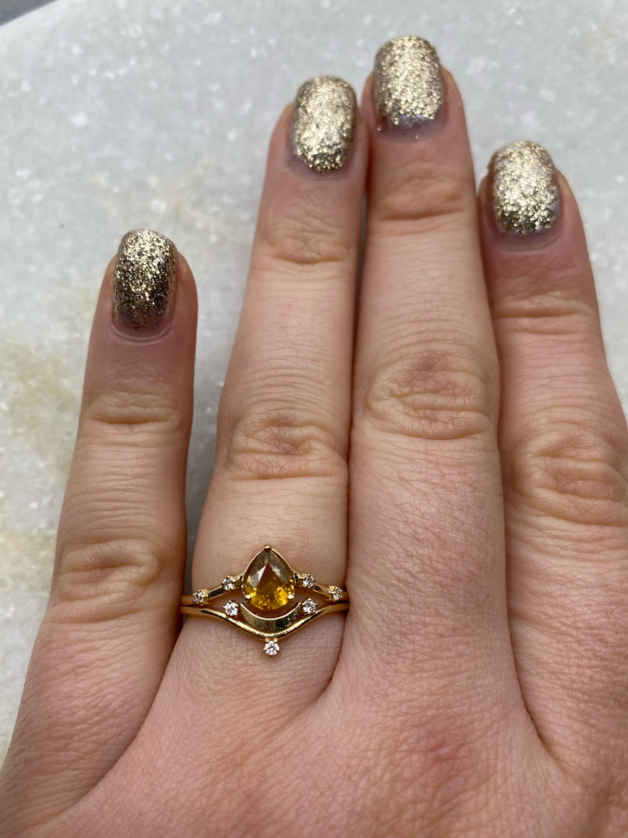 Luna Wedding Set - Gold Sapphire / Size 7