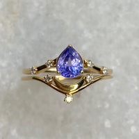 Luna Wedding Set - Tanzanite / Yellow Gold / Size 7