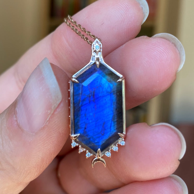 Labradorite Aurora Amulet – Magick Alchemy