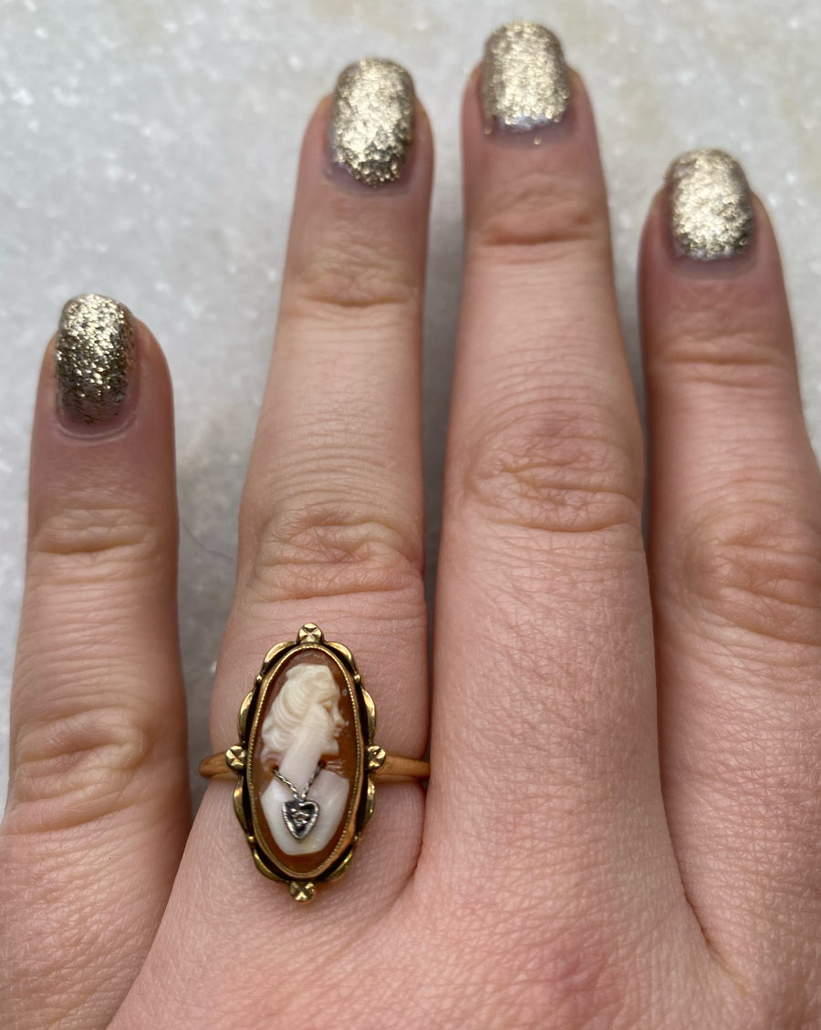 10K Cameo Ring / Size 6.75