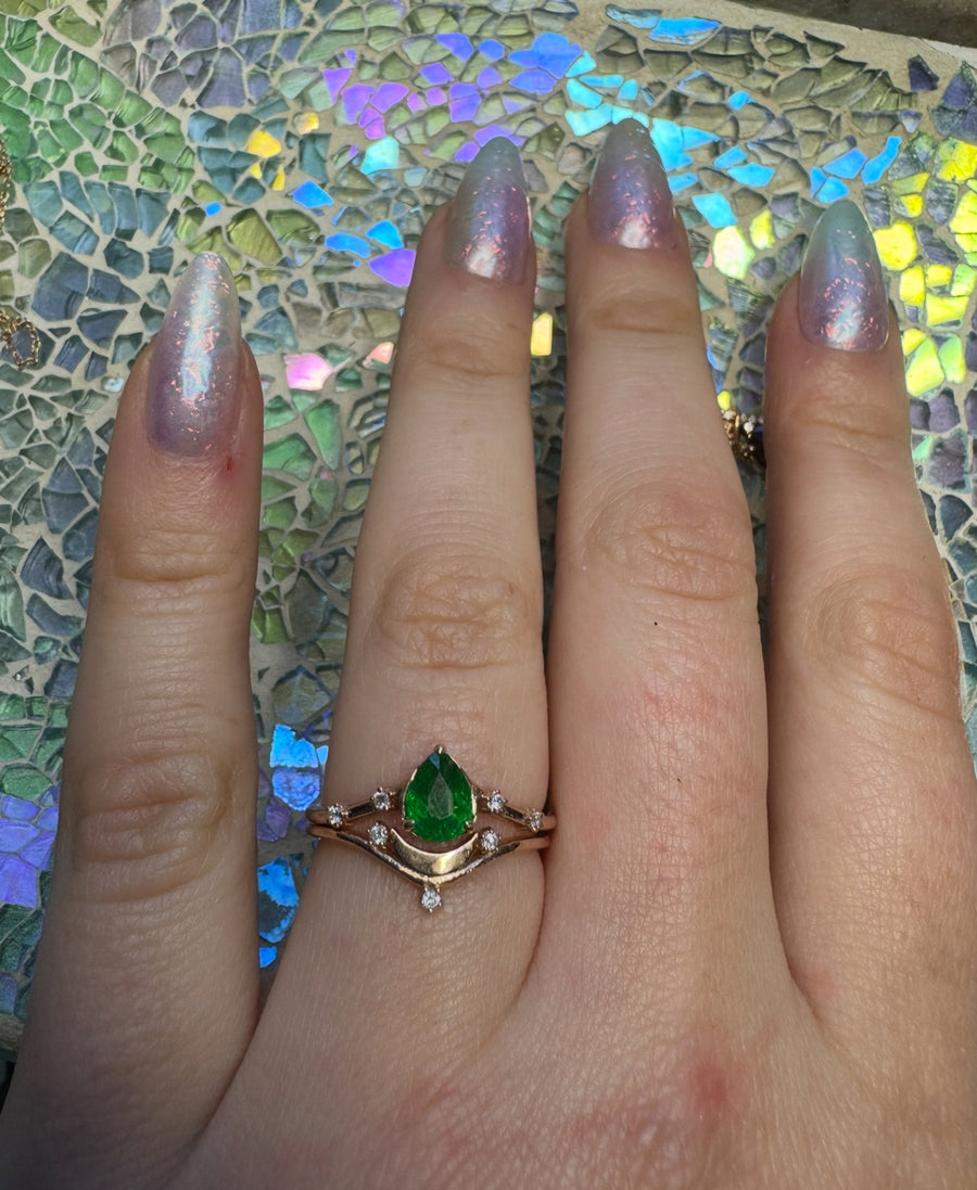 Luna Wedding Set - Tsavorite Garnet / Size 7.25