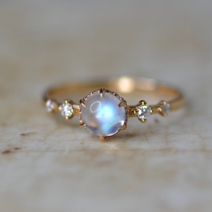 Asteria Band - Moonstone / Yellow Gold / Size 7