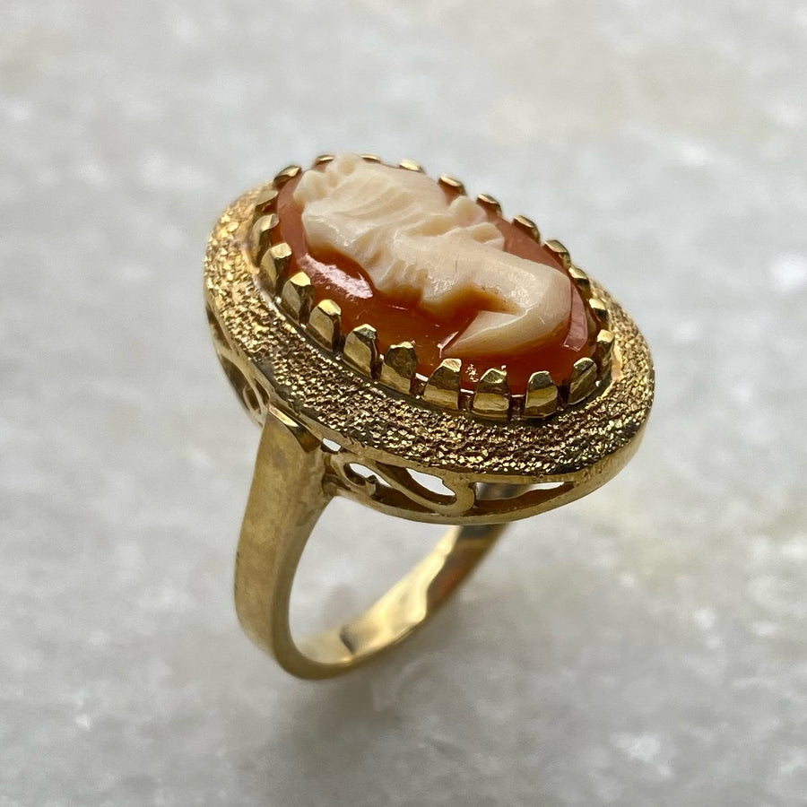 10K Cameo Ring / Size 6