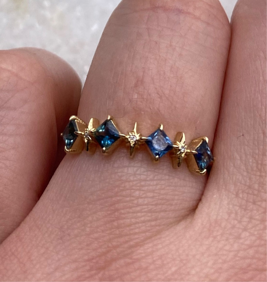 4 Sapphire Aurora Ring - Yellow Gold / Size 7