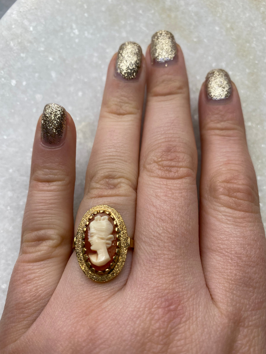 10K Cameo Ring / Size 6