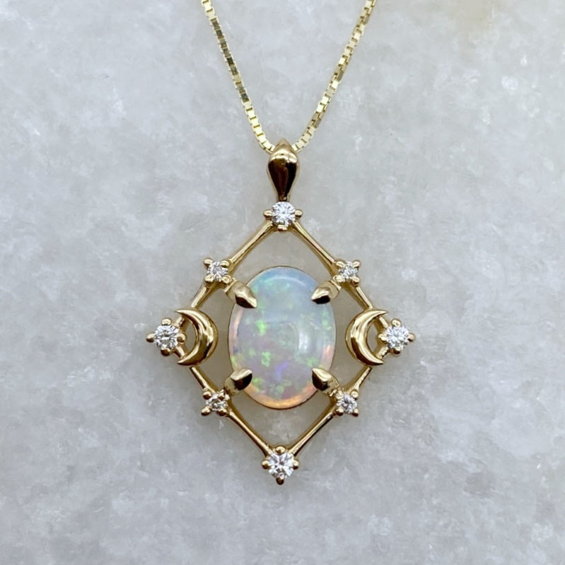 Gaia Amulet - Opal